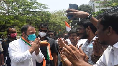 Tamilnadu election 2021 : तामिळनाडूचे मुख्यमंत्री पंतप्रधान मोदींपुढे झुकतात तेव्हा वाईट वाटतं - राहुल गांधी