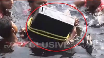 मोठी बातमी ! सचिन वाझेंच्या समोर मिठी नदीमध्ये तपास; नष्ट केलेला डीव्हीआर, सीपीयू एनआयएला सापडला