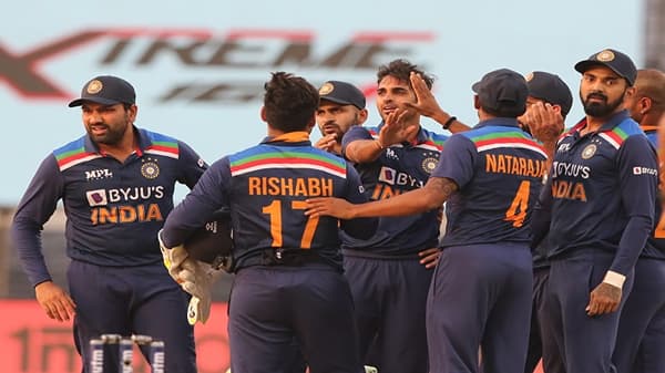 IND vs ENG 3rd ODI Live Score : सॅम करनची झुंजार खेळी, थरारक सामन्यात टीम इंडियाचा इंग्लंडवर 7 धावांनी विजय, 2-1 ने मालिका जिंकली