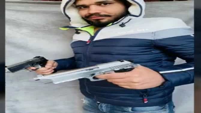 दिल्ली विद्यापीठाचा टॉपर, गावातल्या छोट्याश्या भांडणामुळे गुन्हेगारी विश्वात शिरला, बघता बघता कुख्यात गुंड बनला