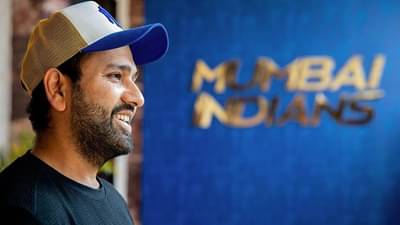 IPL 2021 : मुंबईला सहाव्यांदा चॅम्पियन करण्याचा निर्धार, रोहित शर्मा मुंबईच्या कॅम्पमध्ये दाखल!