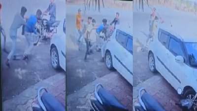 VIDEO : जुन्या रागाचा वचपा काढण्यासाठी बारजवळच राडा, धुलिवंदनालाच तरुणाला बेदम मारहाण