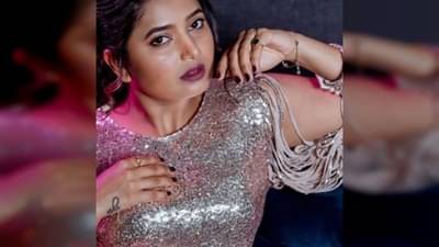 Photo : प्राजक्ता माळीचा कातिलाना अंदाज, फोटो पाहिलेत?