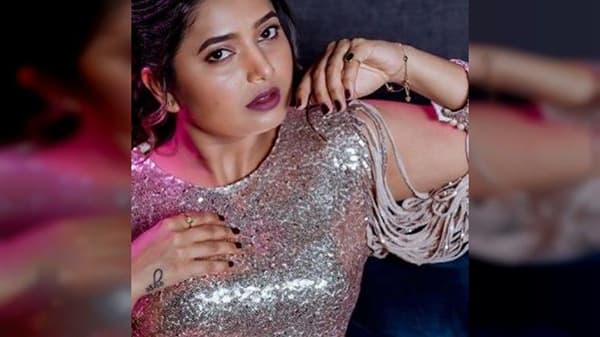 Photo : प्राजक्ता माळीचा कातिलाना अंदाज, फोटो पाहिलेत?