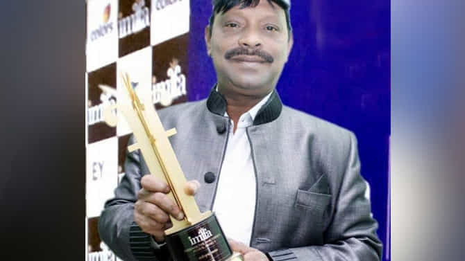 पोपटापासून ते आंटीची वाजवली घंटीपर्यंतची हिट लोकगीतं कुणी लिहिलीय माहित्ये का?; एकदा वाचाच!