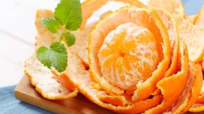 नैसर्गिक पध्दतीने चेहऱ्यावर चमक हवीय? मग, अशा प्रकारे करा संत्र्याच्या सालीचा वापर !