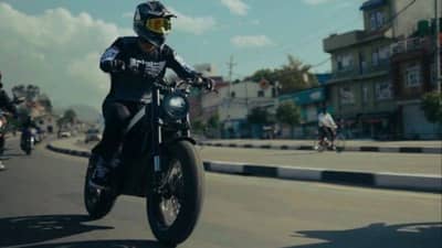 250cc गाड्यांना टक्कर देणारी इलेक्ट्रिक बाईक बाजारात, फीचर्स आणि किंमतीच्या बाबतीतही बेस्ट