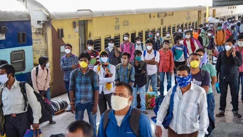 Lockdown in Maharashtra: लॉकडाऊनच्या भीतीमुळे परराज्यातील कामगारांची गावी परतण्यासाठी घाई