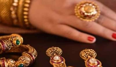 Gold Silver Price Today : सोन्याच्या किंमती वाढल्या, चांदी घसरली; वाचा आजचे ताजे दर
