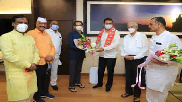अब्दुल सत्तार यांचा काँग्रेसला मोठा झटका, औरंगाबाद जिल्हा बँकेच्या अध्यक्षांचा शिवसेनेत प्रवेश!