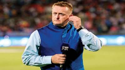 IPL 2021 : यंदाचा आयपीएल करंडक कोण जिंकणार, तर सगळ्यात खराब परफॉर्मन्स कुणाचा? दिग्गज क्रिकेटपटूची भविष्यवाणी