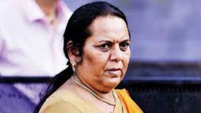 मजूर आपल्या गावी परतायंत, राज्य सरकारने बँक खात्यात पैसे जमा करावेत: निलम गोऱ्हे