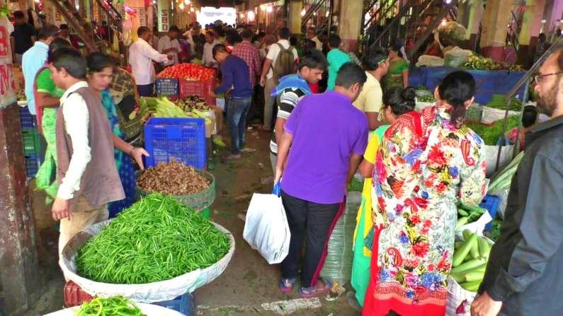 Mumbai APMC : शेतकरी, ग्राहक कंगाल, व्यापारी मालामाल, एकाच मार्केटमध्ये भाज्यांच्या दरात मोठी तफावत कशी?