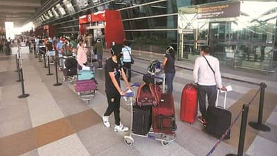 विमानतळावर कोव्हीड-19 प्रोटोकॉलचे उल्लंघन करू नका, नाहीतर होईल मोठं नुकसान