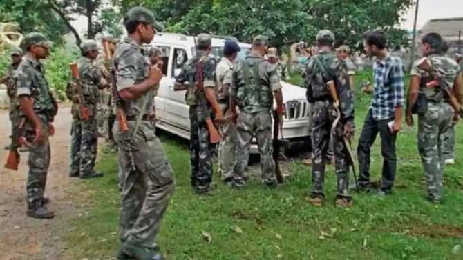 छत्तीसगडमध्ये चकमक, 15 नक्षलवादी ठार, 5 जवान शहीद, 21 गायब