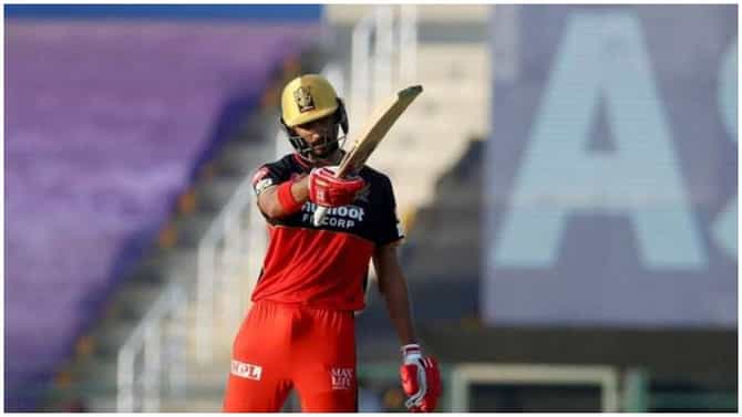 IPL 2021: विराट कोहलीच्या RCB ला झटका, सलामीवीराला कोरोनाची लागण