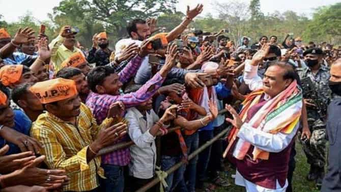 कोरोना संपलाय, मास्क लावण्याची गरज नाही; मास्क लावले तर ब्युटीपार्लर्स कशी चालणार?