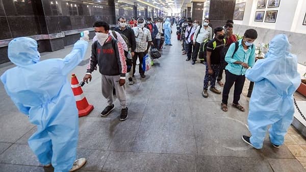 लॉकडाऊन लागू करु नका, गरिबांचं नुकसान होईल, संशोधक-डॉक्टरांची सरकारला विनंती