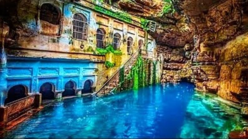 BhimKund | या कुंडात पाणी येतं कुठून, वैज्ञानिकही आजपर्यंत शोधू शकले नाही याचा स्त्रोत, जाणून घ्या भीमकुंडाबाबत सर्व माहिती BhimKund | या कुंडात पाणी येतं कुठून, वैज्ञानिकही आजपर्यंत शोधू शकले नाही याचा स्त्रोत, जाणून घ्या भीमकुंडाबाबत सर्व माहिती