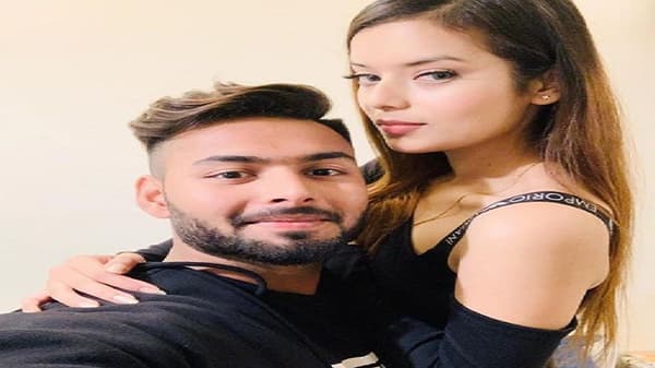 तुझा आवडता क्रिकेटर कोण?, रिषभची मैत्रीण इशा नेगीचं स्ट्रेट फॉरवर्ड उत्तर, चाहते म्हणाले....