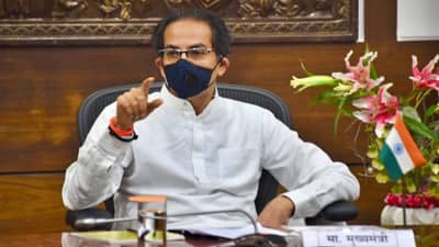 Maharashtra Lockdown : मुख्यमंत्र्यांनी बाह्या सरसावल्या, फडणवीस, राज ठाकरेंसह सर्वपक्षीयांना पुन्हा बोलावलं, कडक लॉकडाऊनची शक्यता