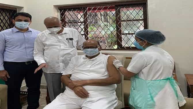 Sharad Pawar Corona Vaccine | जागतिक आरोग्य दिनाचा योग, शरद पवारांना घरीच कोरोना लसीचा दुसरा डोस
