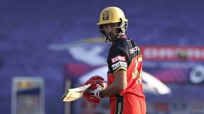 IPL 2021 : कोरोनावर मात करुन RCB चा महत्त्वाचा शिलेदार संघात परतला