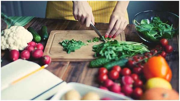 Health Tips : हाडे नेहमी मजबूत ठेवायचीत? मग, आहारात नक्की सामील करा ‘हे’ 5 सुपरफूड्स