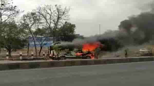 VIDEO | कोरोनाग्रस्तांच्या सेवेत असणाऱ्या रुग्णवाहिकेचा स्फोट, अग्निशमन दलाकडून मदतकार्य सुरु