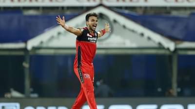Harshal Patel RCB : मुंबईच्या तोफांमध्ये पाणी भरलं, पंड्या बंधू, पोलार्डला नाचवलं, कोण आहे हर्षल पटेल?