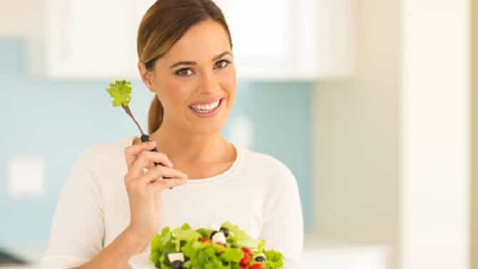 Women Health Tips : हे 5 जीवनसत्त्वे प्रत्येक महिलेसाठी आवश्यक, वाचा याबद्दल...