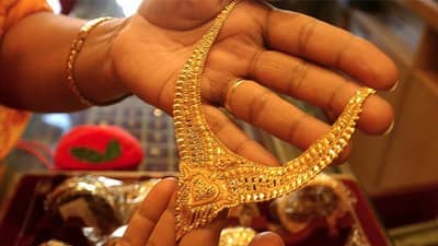 Gold: लॉकडाऊनमुळे सराफा व्यापाऱ्यांना मोठा आर्थिक फटका; 800 कोटींचे नुकसान