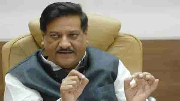 भारतात पंतप्रधानांनी शपथ घेतली, की संसद आत्महत्या करते : पृथ्वीराज चव्हाण