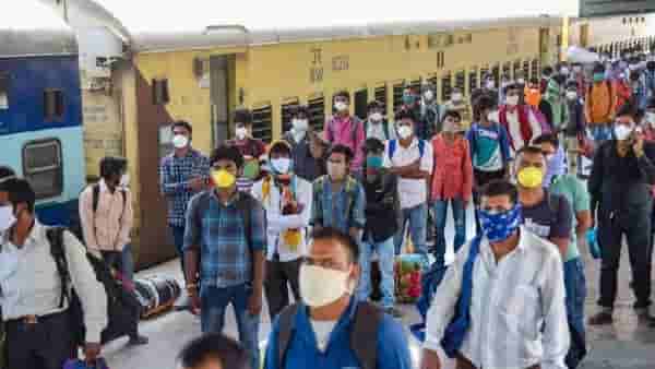 Fact Check | लॉकडाऊनच्या शक्यतेमुळे स्पेशल श्रमिक रेल्वे ?, वाचा रेल्वे विभाग काय म्हणतो ?
