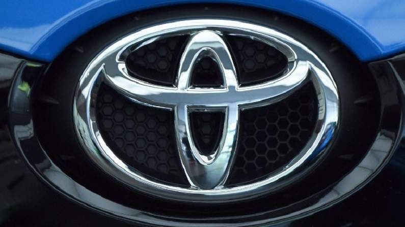 Toyota ची कार खरेदी करण्याची सुवर्णसंधी, 'या' बँकेने दिली बंपर ऑफर