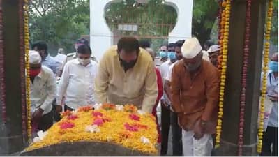 छत्रपती संभाजी महाराजांच्या बलिदान स्थळी खासदार उदयनराजे नतमस्तक