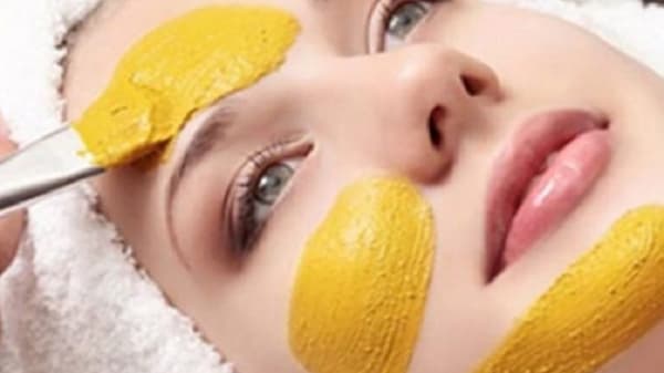 Skin Care : चेहऱ्यावरील मुरूमाची समस्या दूर करण्यासाठी हा कोरफडचा खास फेसपॅक वापरा