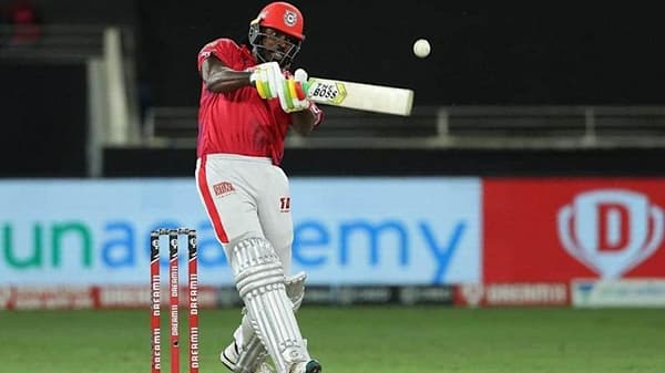 IPL 2021 : 41 वर्षीय गेलचा आयपीएलमध्ये मोठा रेकॉर्ड, आजपर्यंत कोणत्याही बॅट्समनला असा कारनामा जमला नाही!