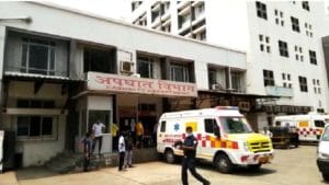 छेडछाडीची तक्रार दिल्याचा राग, नवी मुंबईत कुटुंबावर कोयता हल्ला, बहीण-भाऊ गंभीर