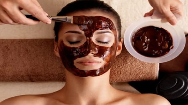 सुंदर त्वचा मिळवण्यासाठी दररोज सकाळी हा फेसपॅक चेहऱ्याला लावा, वाचा !