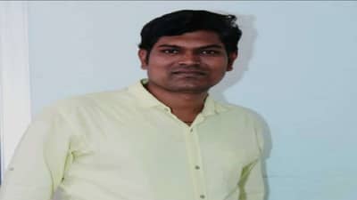 दोन दिवसांपूर्वी वडिलांचा कोरोनामुळे मृत्यू, आईसाठी रेमडेसिव्हीर मिळेना, सोलापुरात हतबल कोरोनाबाधित पत्रकाराची आत्महत्या