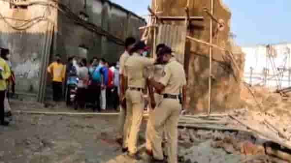 यंत्रमाग कारखान्याची भिंत कोसळली; तीन मजुरांचा मृत्यू, तिघे जखमी
