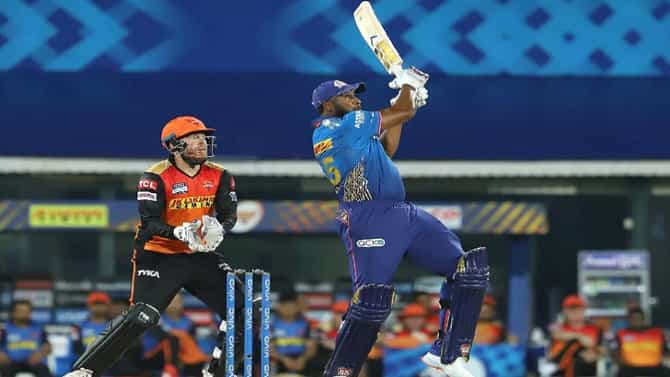 पोलार्डचा जलवा सुरु, IPL 2021 मोसमातील सगळ्यात लांब षटकार, पाहा पोलार्डच्या बॅटमधल्या जादूचा Video