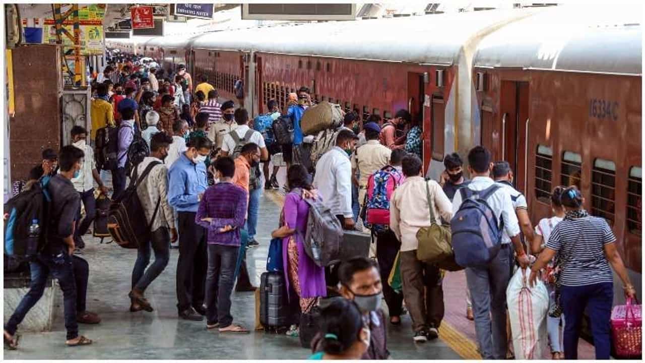 फोटो फिचर: प्रवाशांनो, कृपया लक्ष द्या! आज या एक्सप्रेस रद्द; घरातून निघताना लिस्ट चेक करा