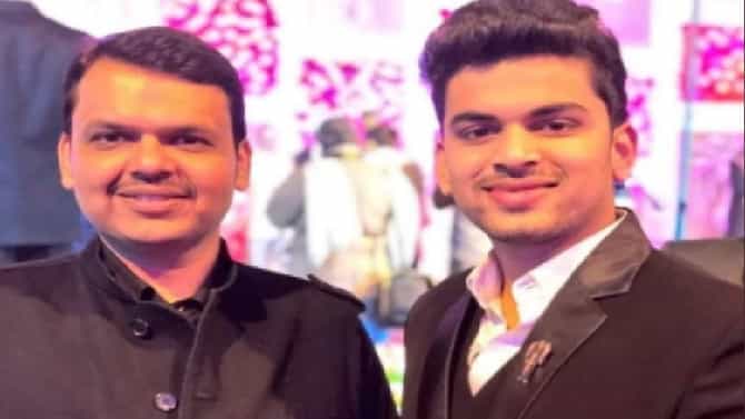 Tanmay Fadnavis | तन्मय दूरचा नातेवाईक, कोरोना लशीवरील सवालानंतर फडणवीसांनी हात झटकले