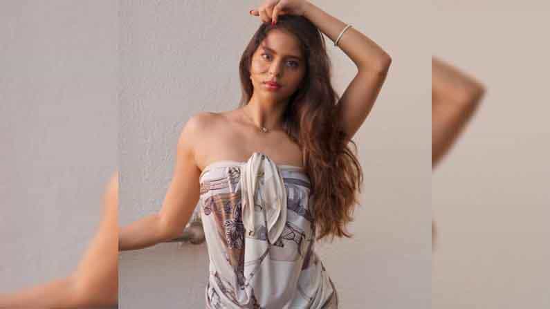 शाहरुख खानची मुलगी सुहाना खान (Suhana Khan) सोशल मीडियावर खूप अॅक्टिव आहे. ती तिचे ग्लॅमरस आणि हॉट फोटो शेअर करत राहते.