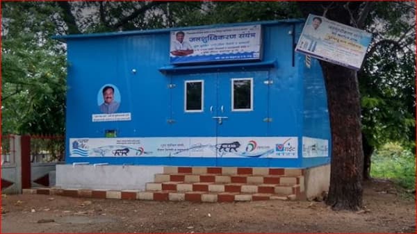 तळपत्या उन्हात वॉटर ATM बंद; चंद्रपुरात कोरोना रुग्णांच्या नातेवाईकांची पाण्यासाठी पळापळ