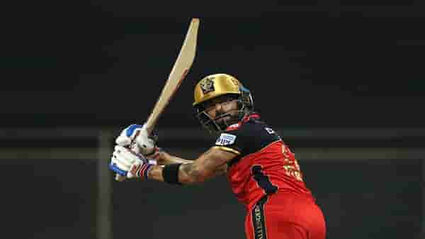 RCB vs RR 2021, Virat Kohli | कोहलीचा भीमप्रराक्रम, आयपीएलमध्ये विराट कामगिरी करणारा पहिलाच फलंदाज