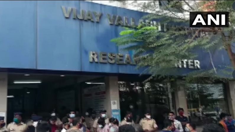 Virar Hospital Fire | विरारच्या आगीत पतीचा मृत्यू; बातमी कळताच कोरोनाबाधित पत्नीनेही प्राण सोडले