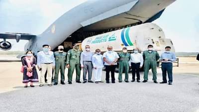 उद्धव ठाकरेंनी ऑक्सिजन एअरलिफ्टिंग संकल्पना मांडली, या राज्यानं थेट करुन दाखवलं